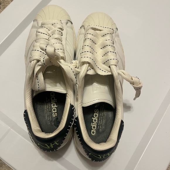 Adidas x Jonah Hill women’s white black leather size 9 - Picture 4 of 5